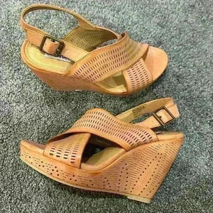Not rated buckle wedge